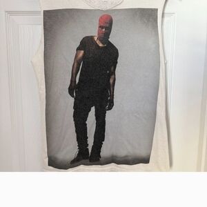 Graphic Sleeveless Shirt - Black and Red